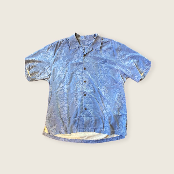 Vintage Tommy Bahama 100% Silk Hawaiian Shirt. Vacation Leisure Button Down. XL