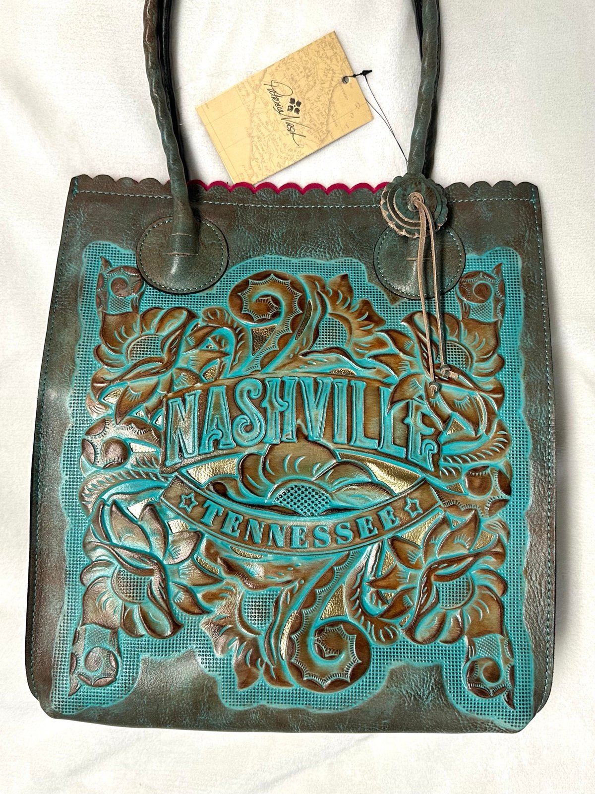 NASHVILLE TENNESSEE NWT Leather Purse/Tote Patricia Nash