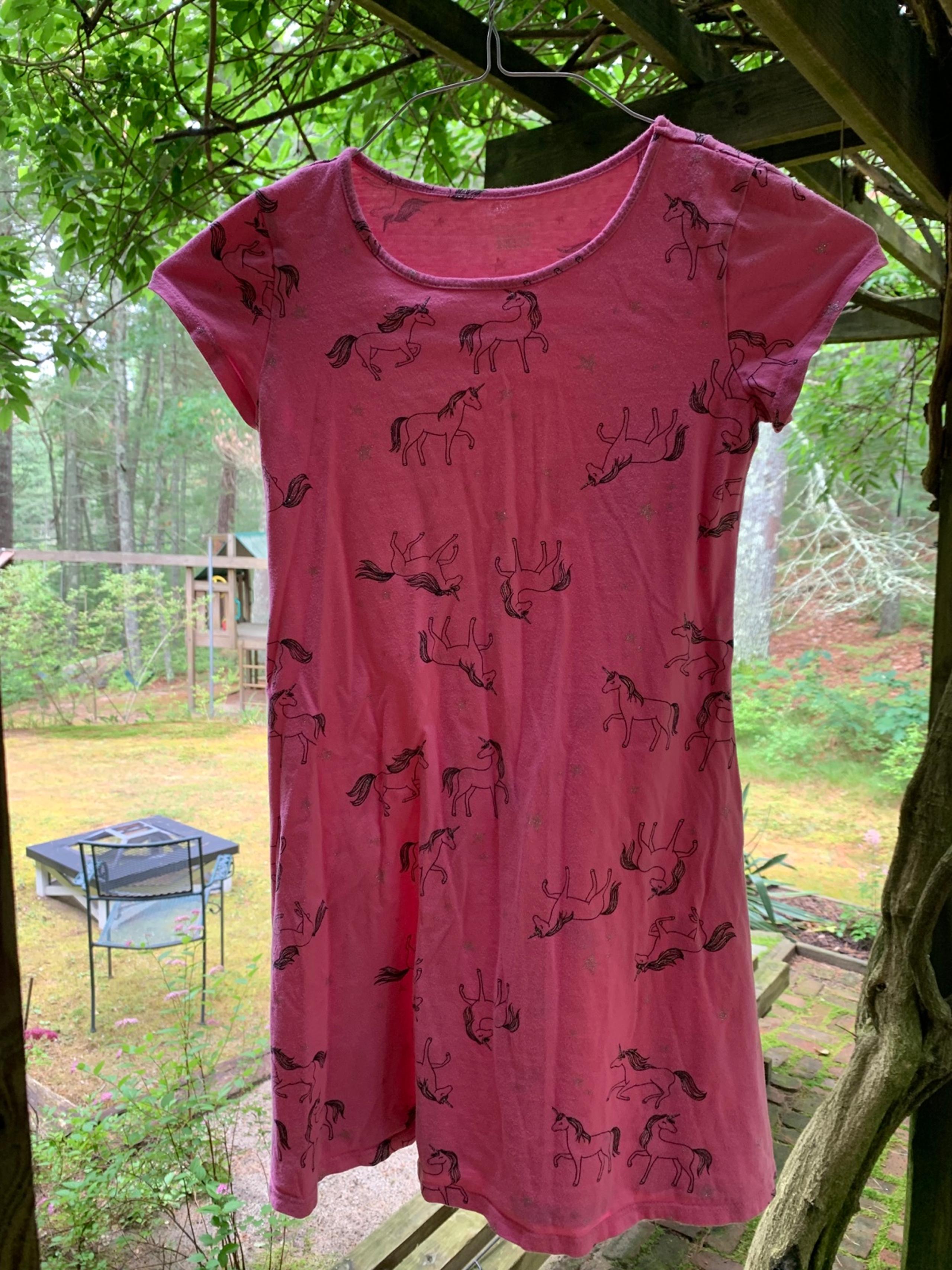 Short-sleeve hot pink unicorn patterned dress