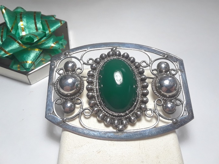 Estate 24X16mm Oval Bezel Set Green Onyx scroll & ball Sterling Silver Pin#16854