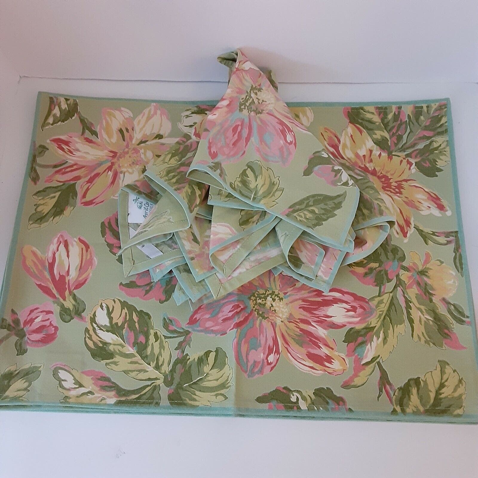 Vintage April Cornell Classic Florals 4 setting Placemat & Napkin set