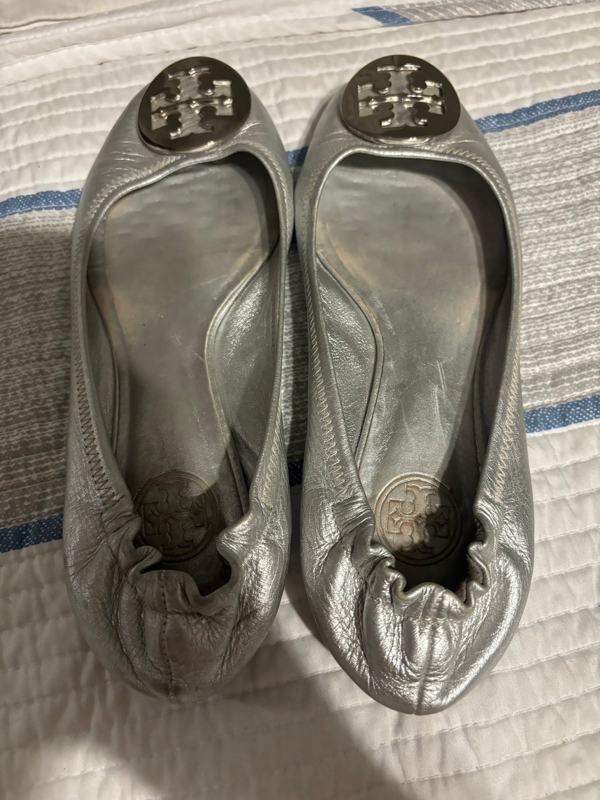 Tory Burch Silver Shoes/Flats/Ballet Size 8.5 (Price Negotiable)