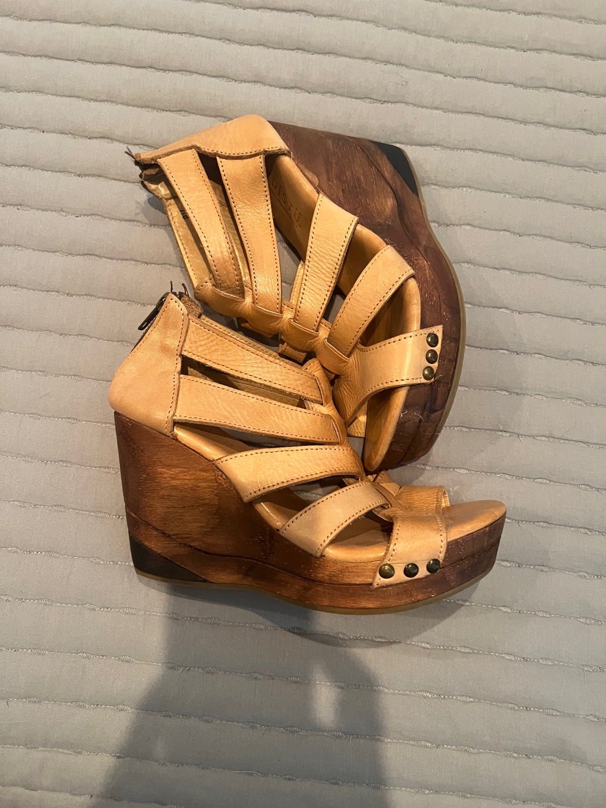 bed stu platform wedges