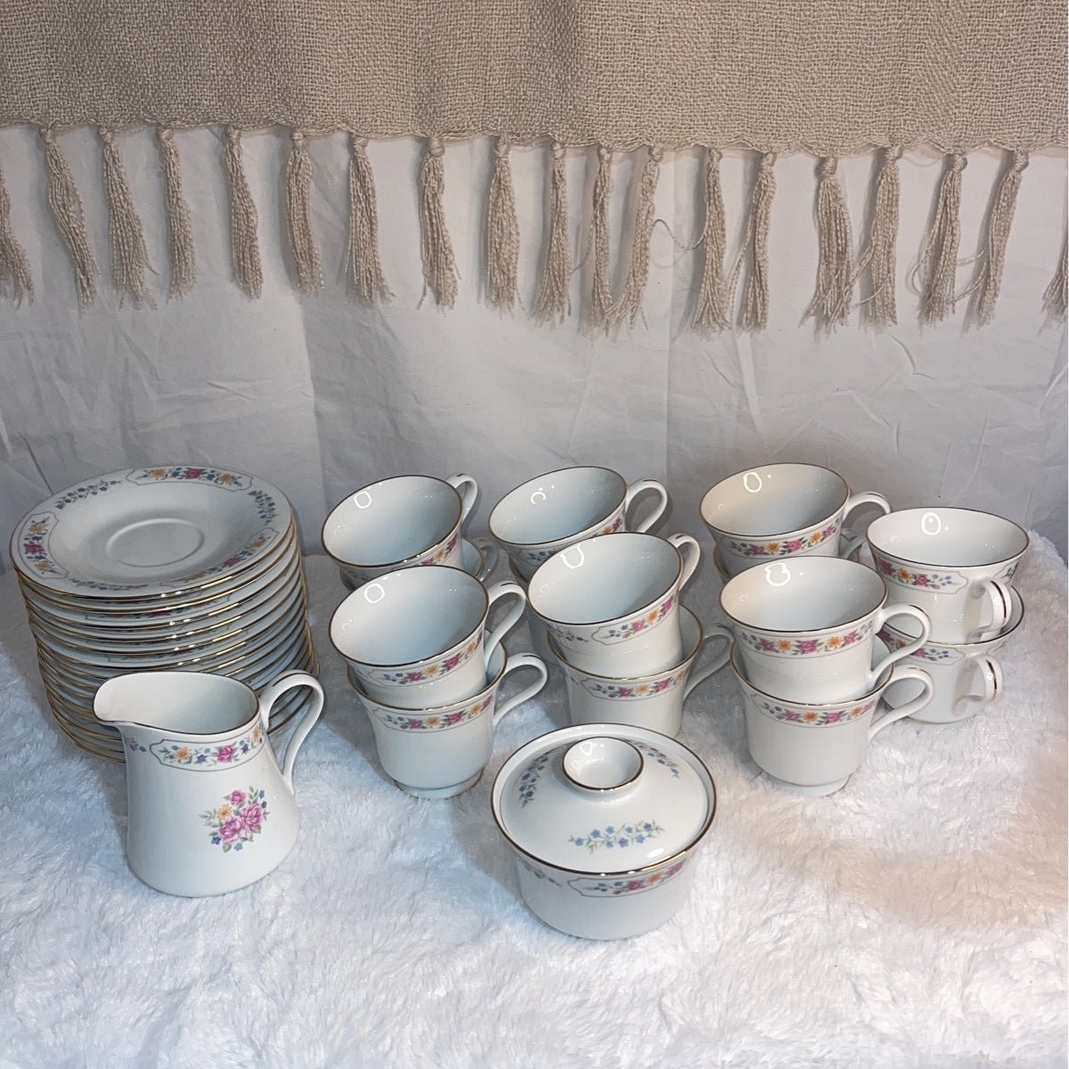 Liling porcelain coffee or tea cup set