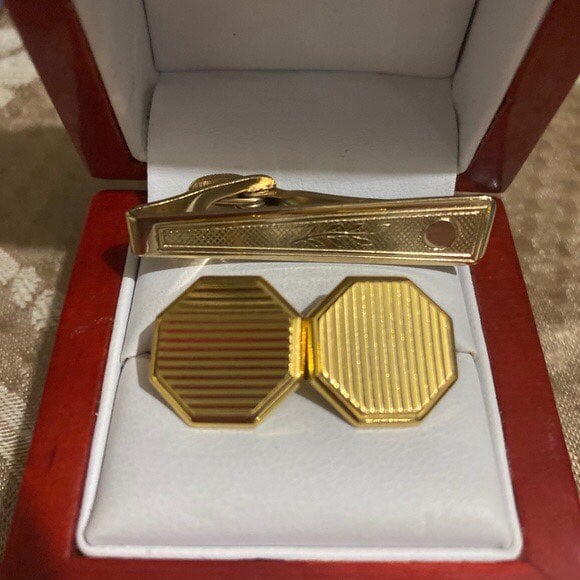 Vintage men’s cuff link set