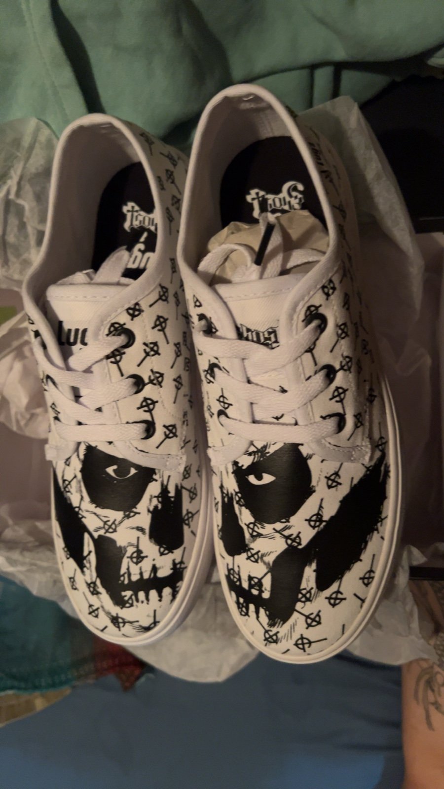 Women’s 7.5 LIMITED EDITION Ghost BC/Lugz