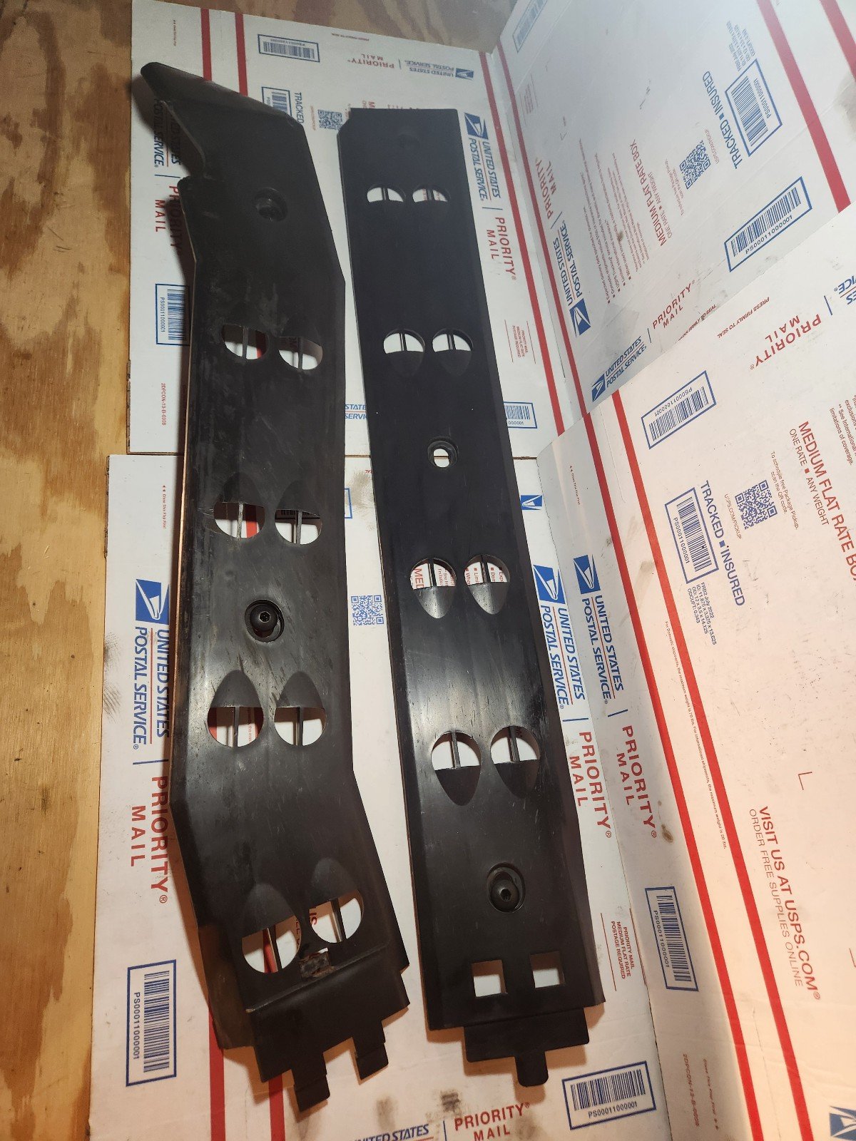 (4Z7 611 827) OEM AUDI C5 ALLROAD BRAKE LINE SHIELD/COVER