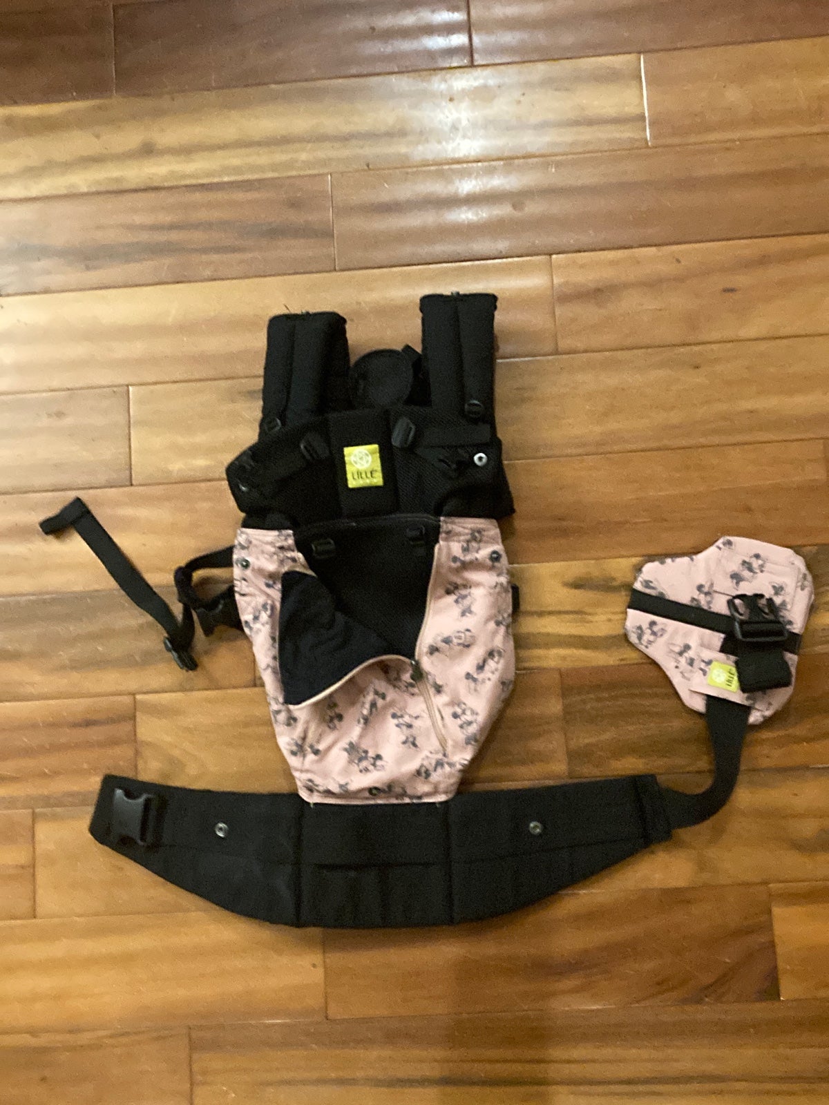 LilleBaby Minnie Mouse Baby carrier