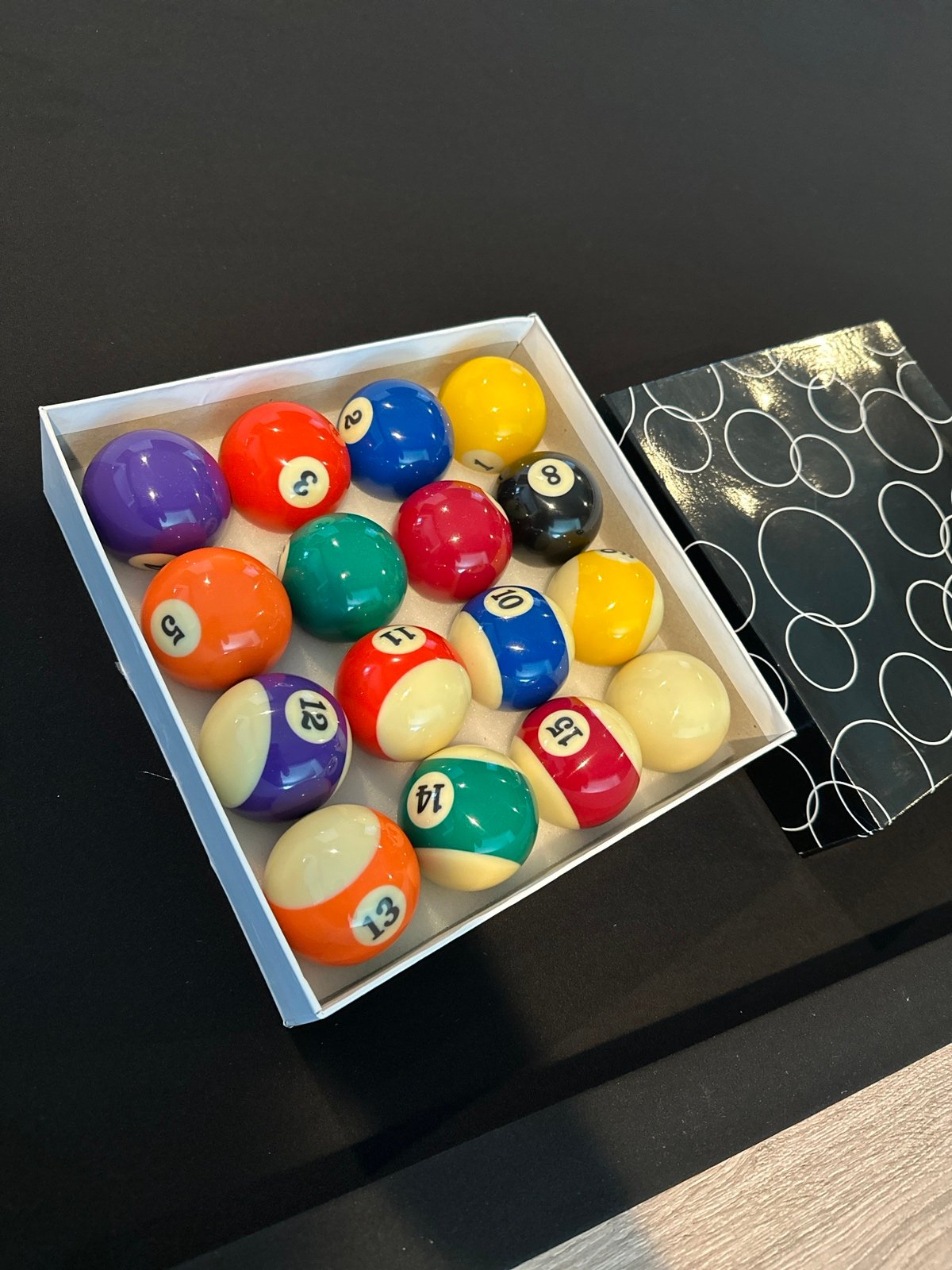 Pool ball set