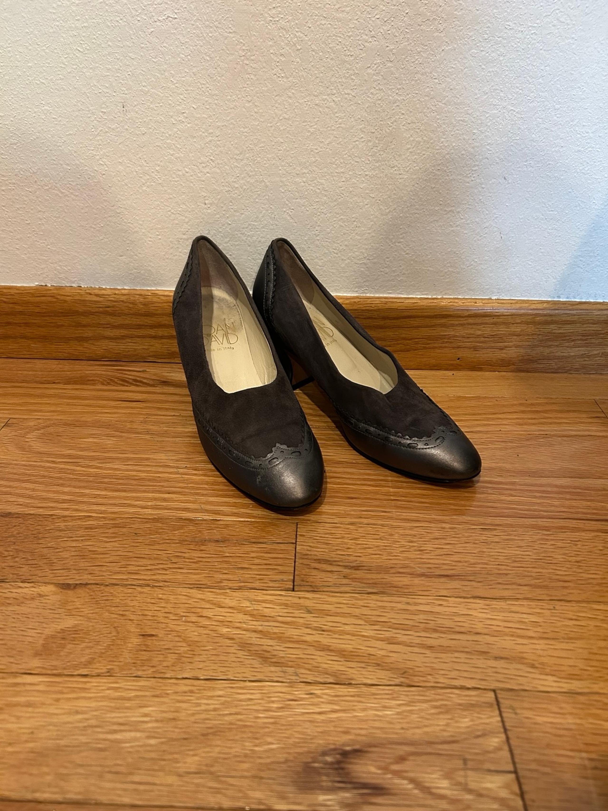 Joan David Women’s Heels Size 7/5