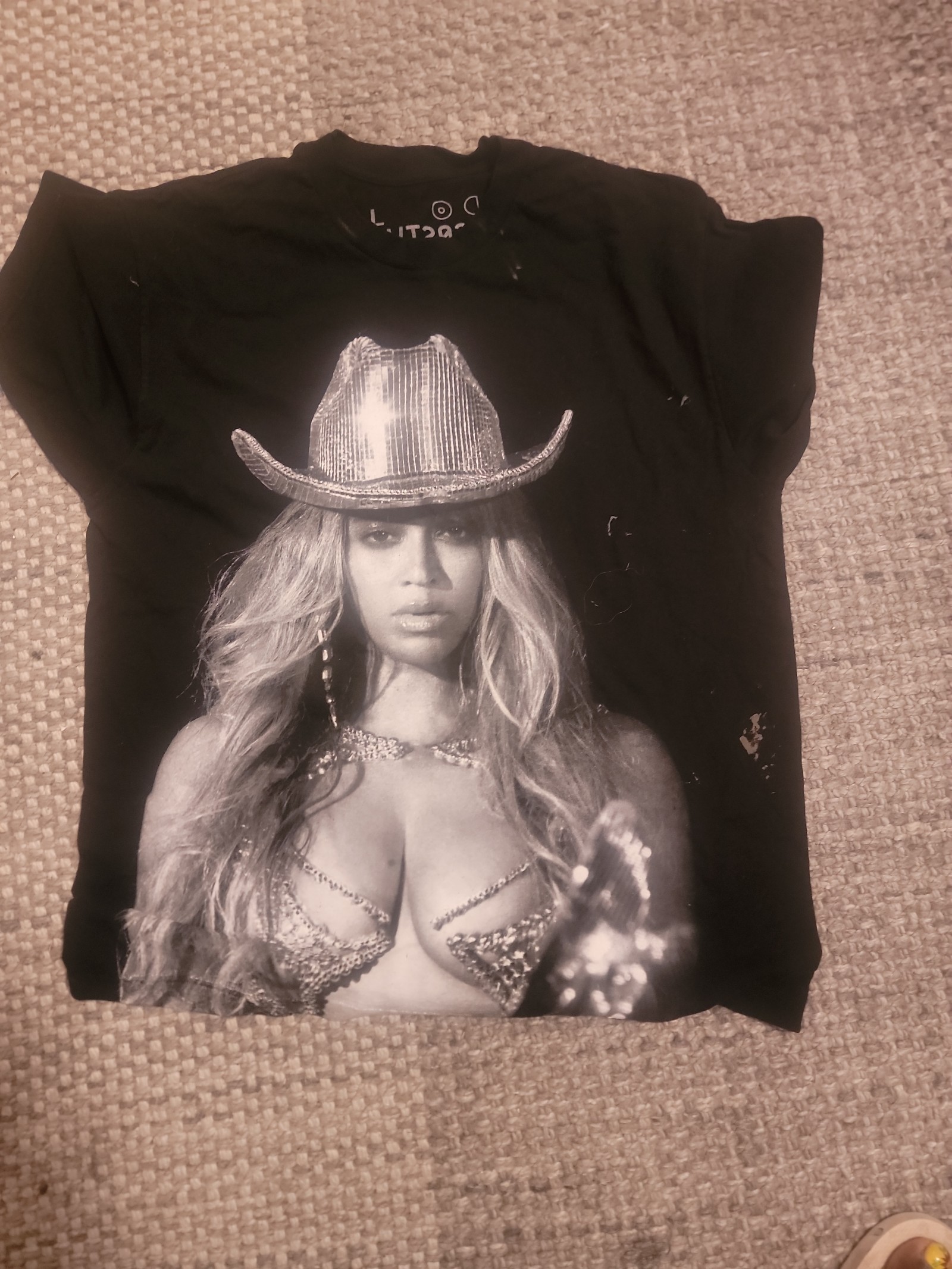 Beyonce renaissance tour t shirt with flaws nwot size large