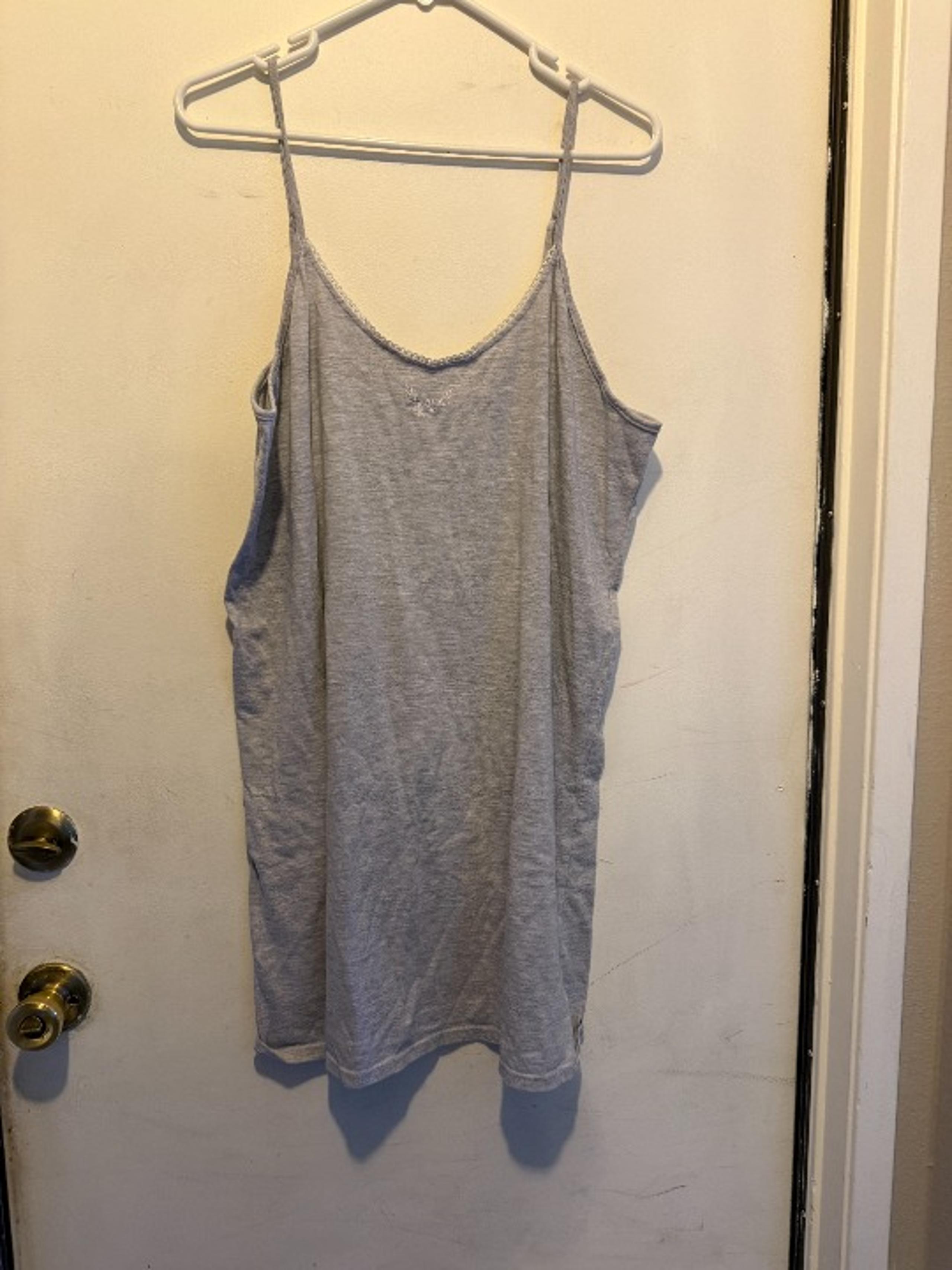 SECRET TREASURES GRAY NIGHTGOWN SLEEPWEAR - SIZE XXL (115)