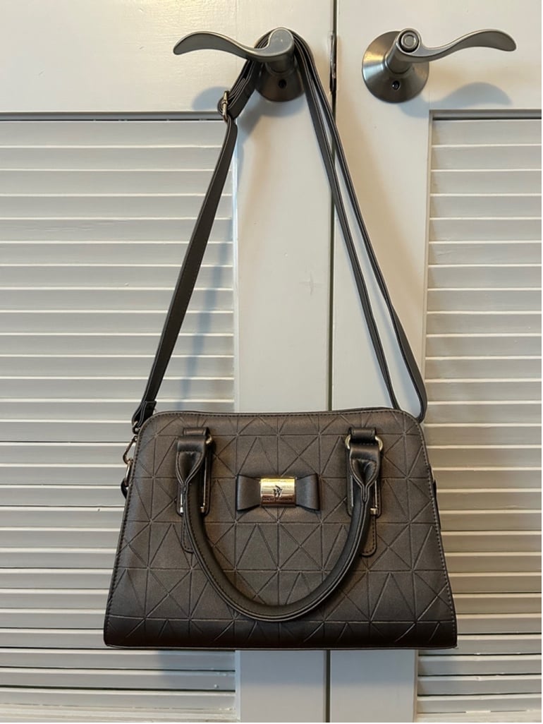 NWOT Stacey Whitmore Everyday Elegance Purse-Danbury Mint Collection Silver Gray