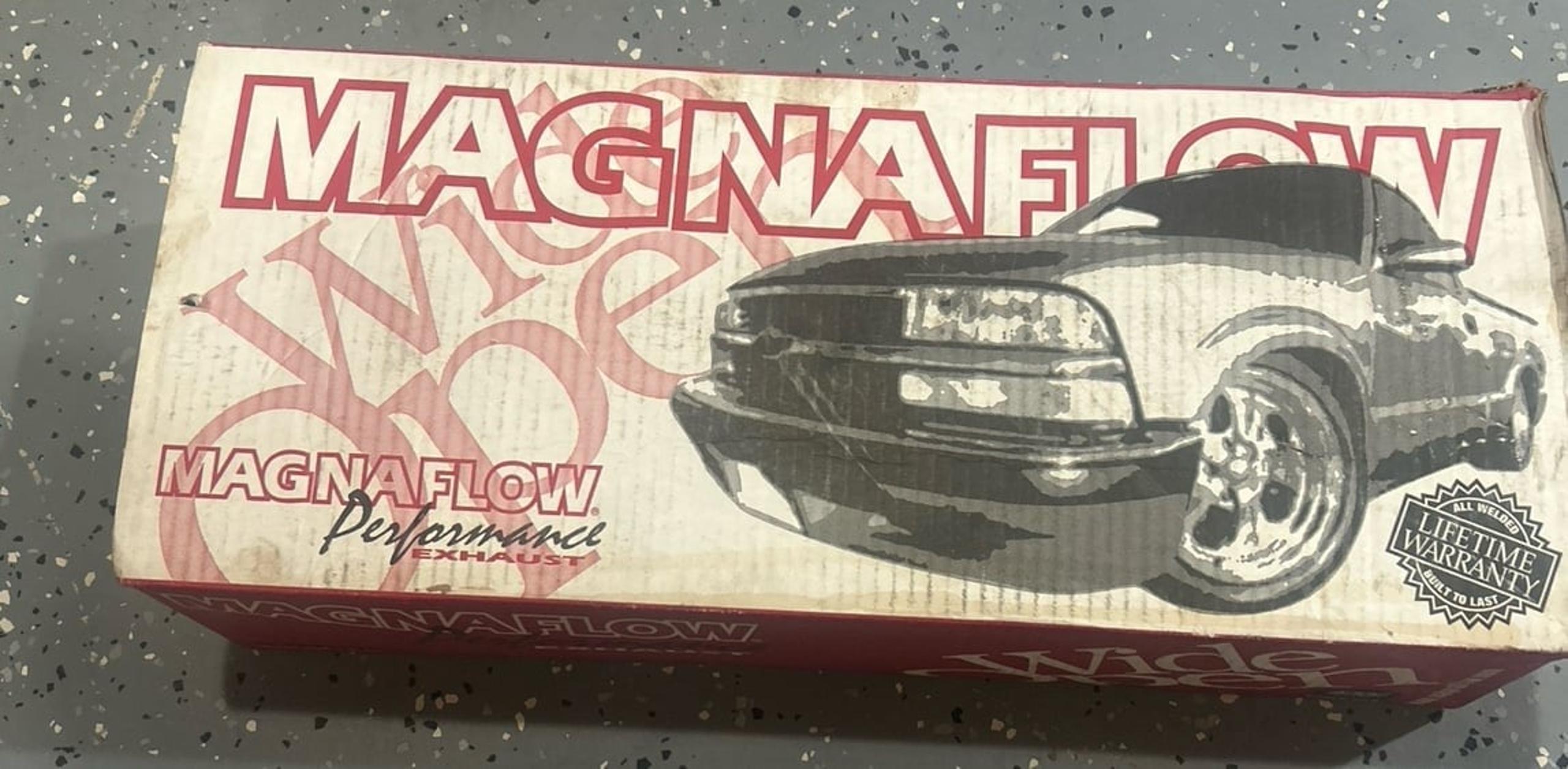 MagnaFlow 14218 exhaust muffler