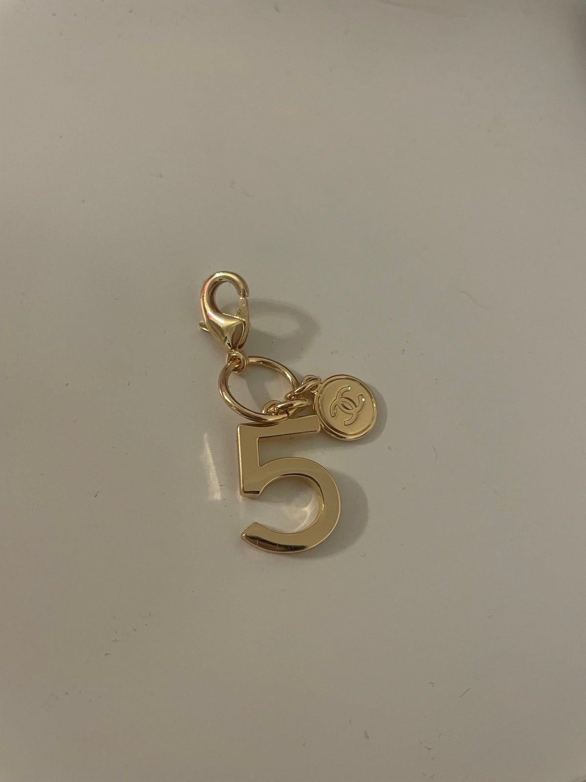 Chanel No 5 holiday charm 2023