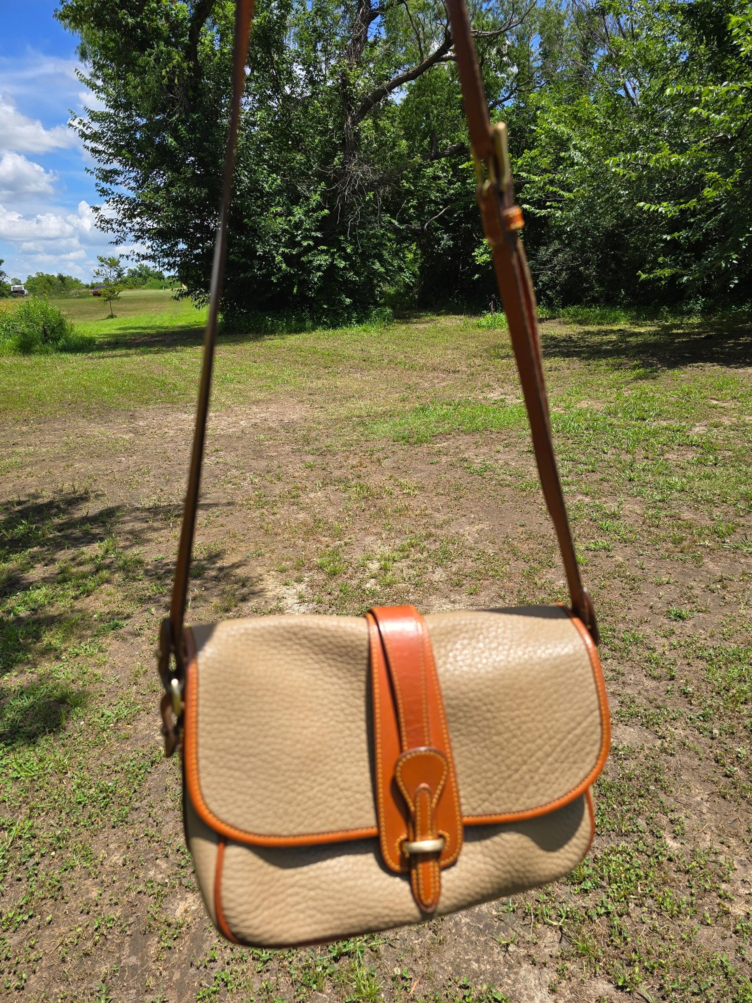 Vintage Dooney & Bourke pebbled leather purse