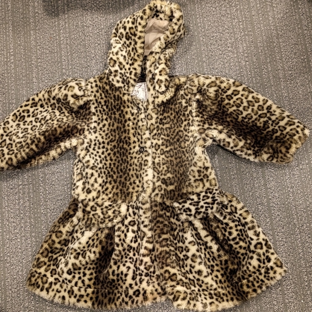 Retro vintage little girls cheetah coat