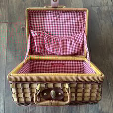 Elizabeth Arden Vintage Picnic Basket
