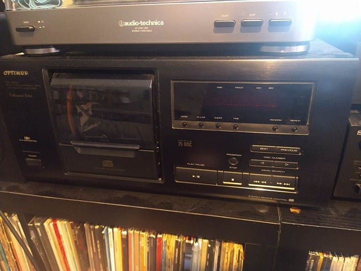 Optimus CD-8200 Professional Series 25 Disc Automatic CD File Changer
