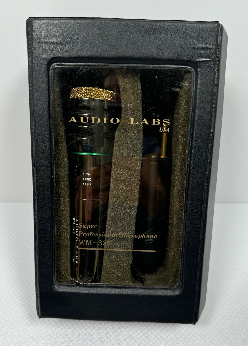 Vintage Audio Labs Wireless Super Pro Microphone WM- 387 Pre- owned very good c