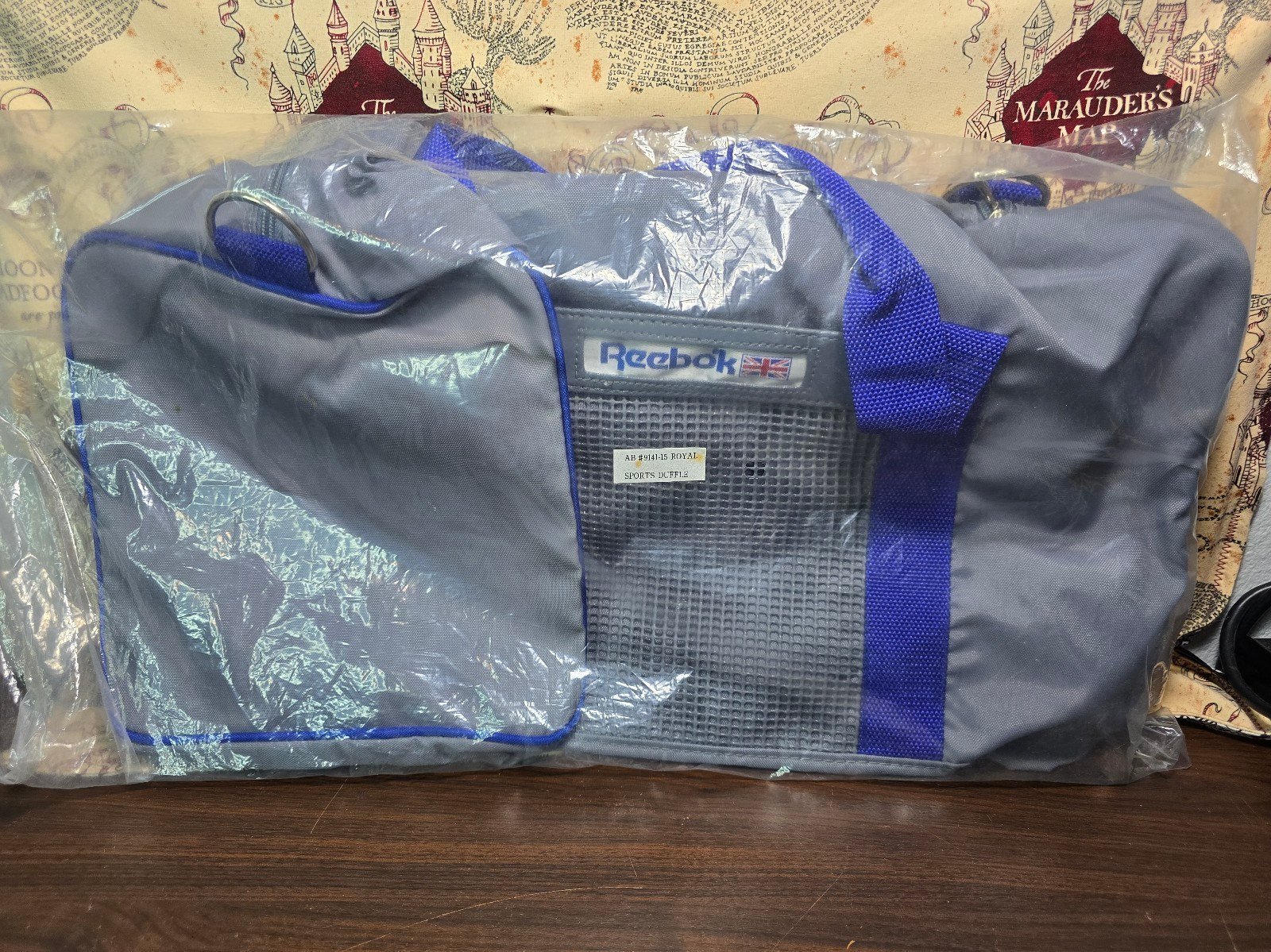 New Vintage REEBOK Grey And Blue Nylon Duffle Gym Carry-On Luggage Bag 18”