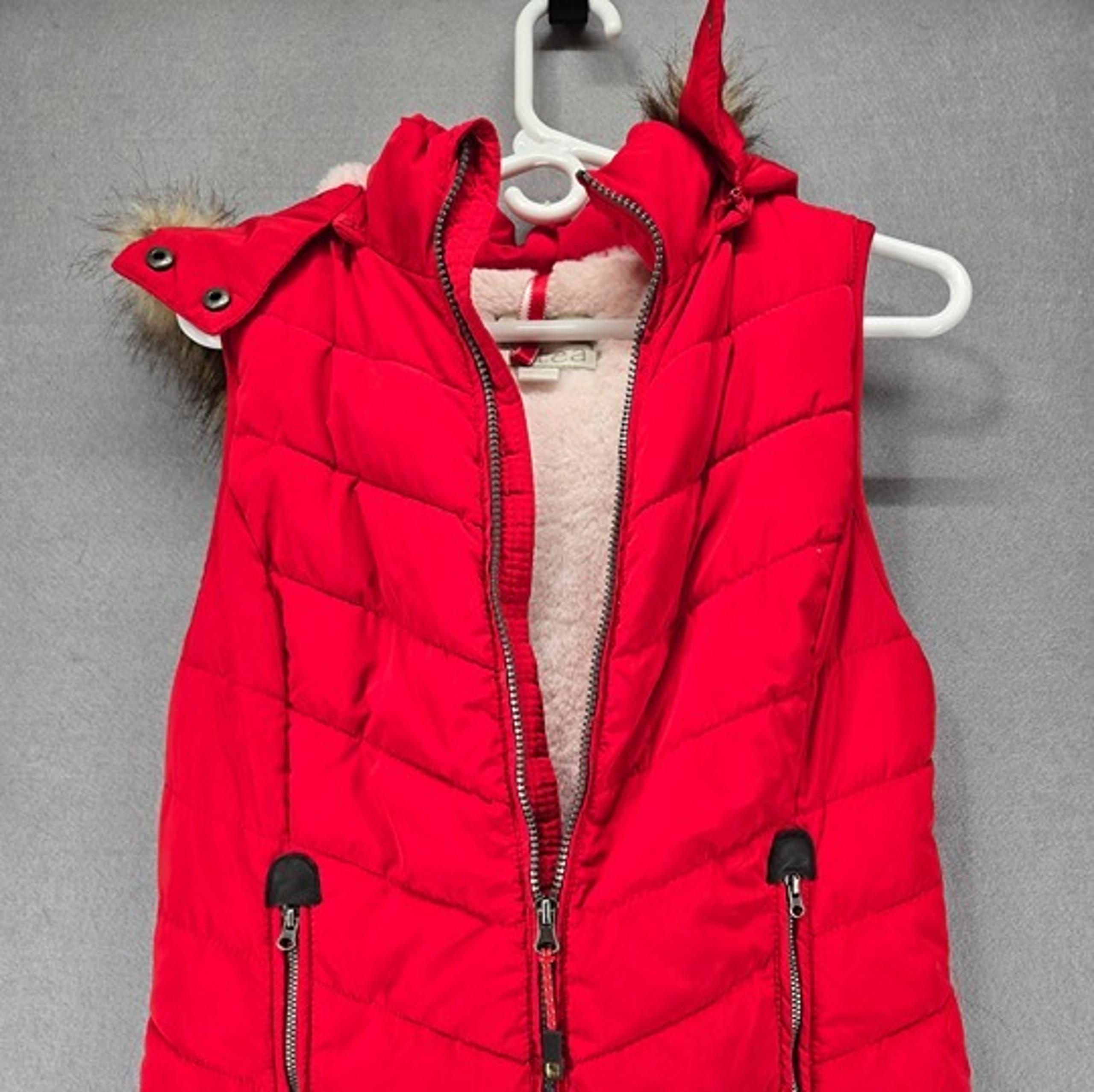 Green Tea Quilted Puffer Vest w/faux fur lining, Hooded, Cherry Red, Size Small