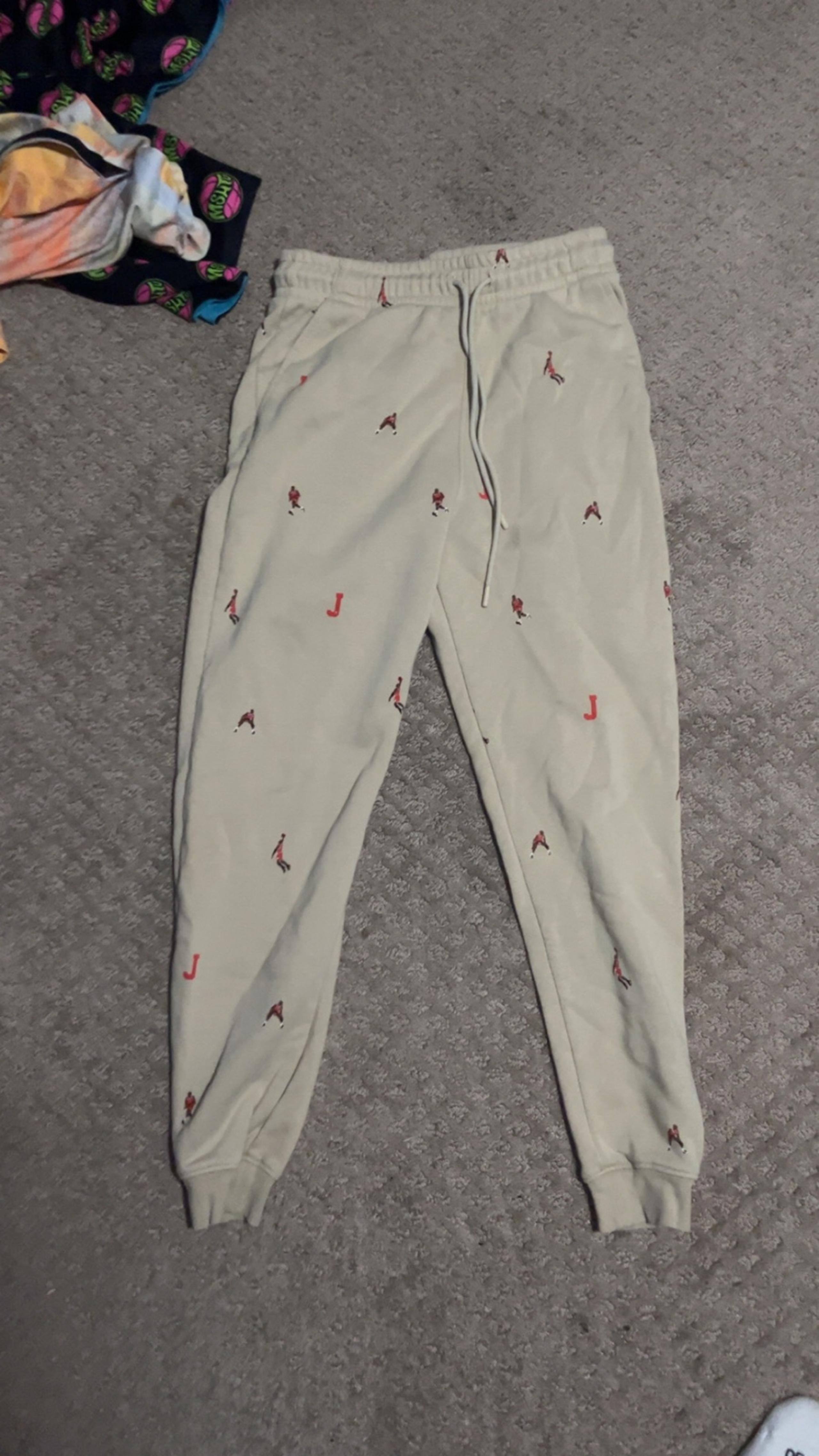 Jordan sweatpants beige size small men’s