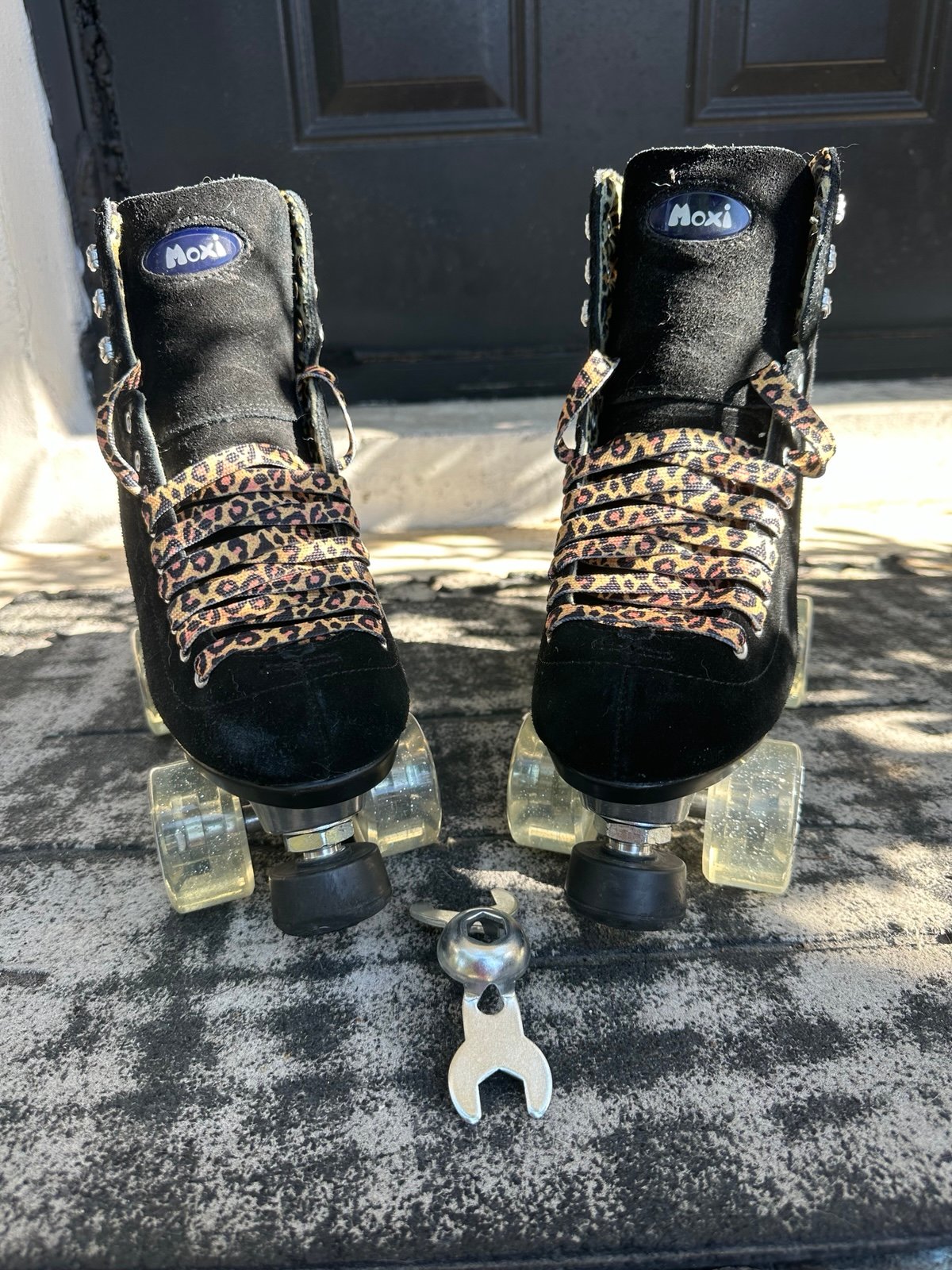 MOXI PANTHER ROLLER SKATES SIZE 6