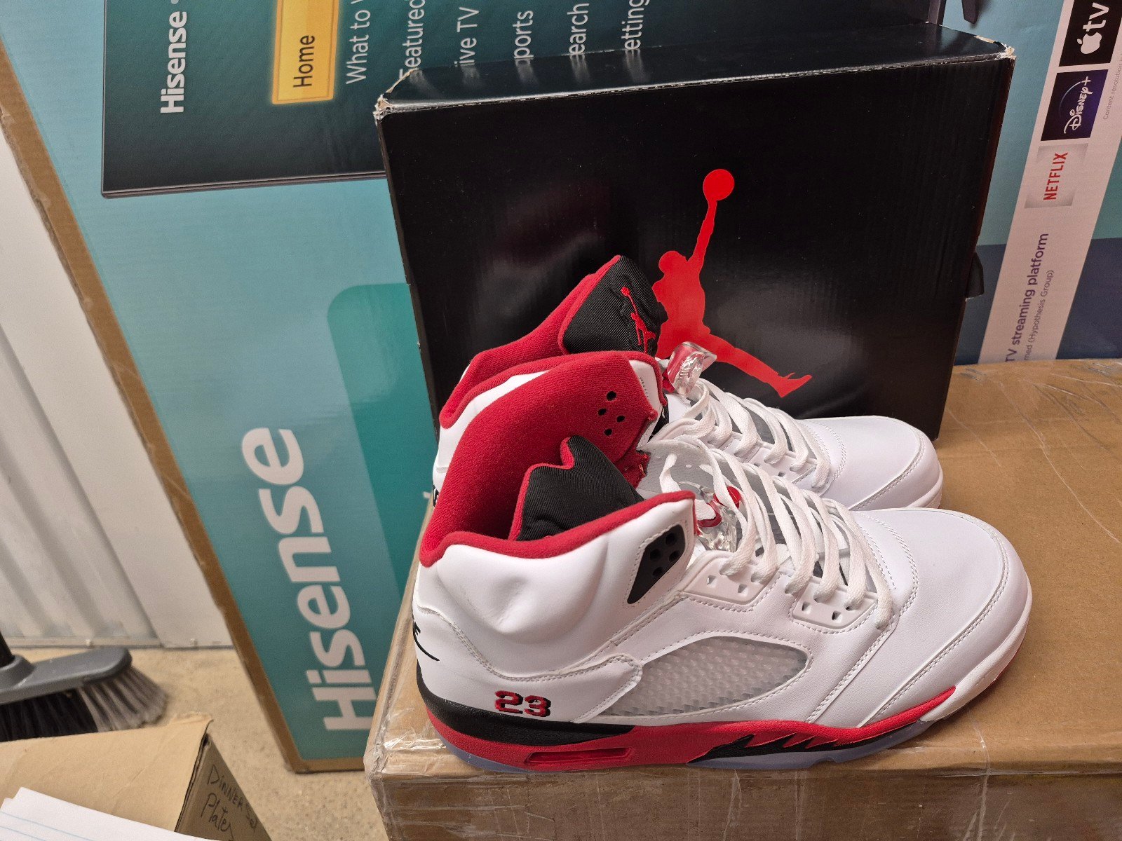 Jordan 5. White. Red. Suze. 10. 10.5