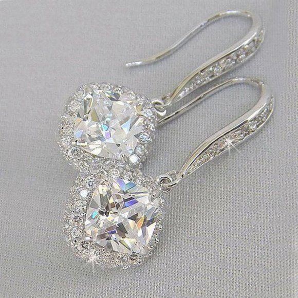 NEW 18K White Gold Diamond Drop Earrings