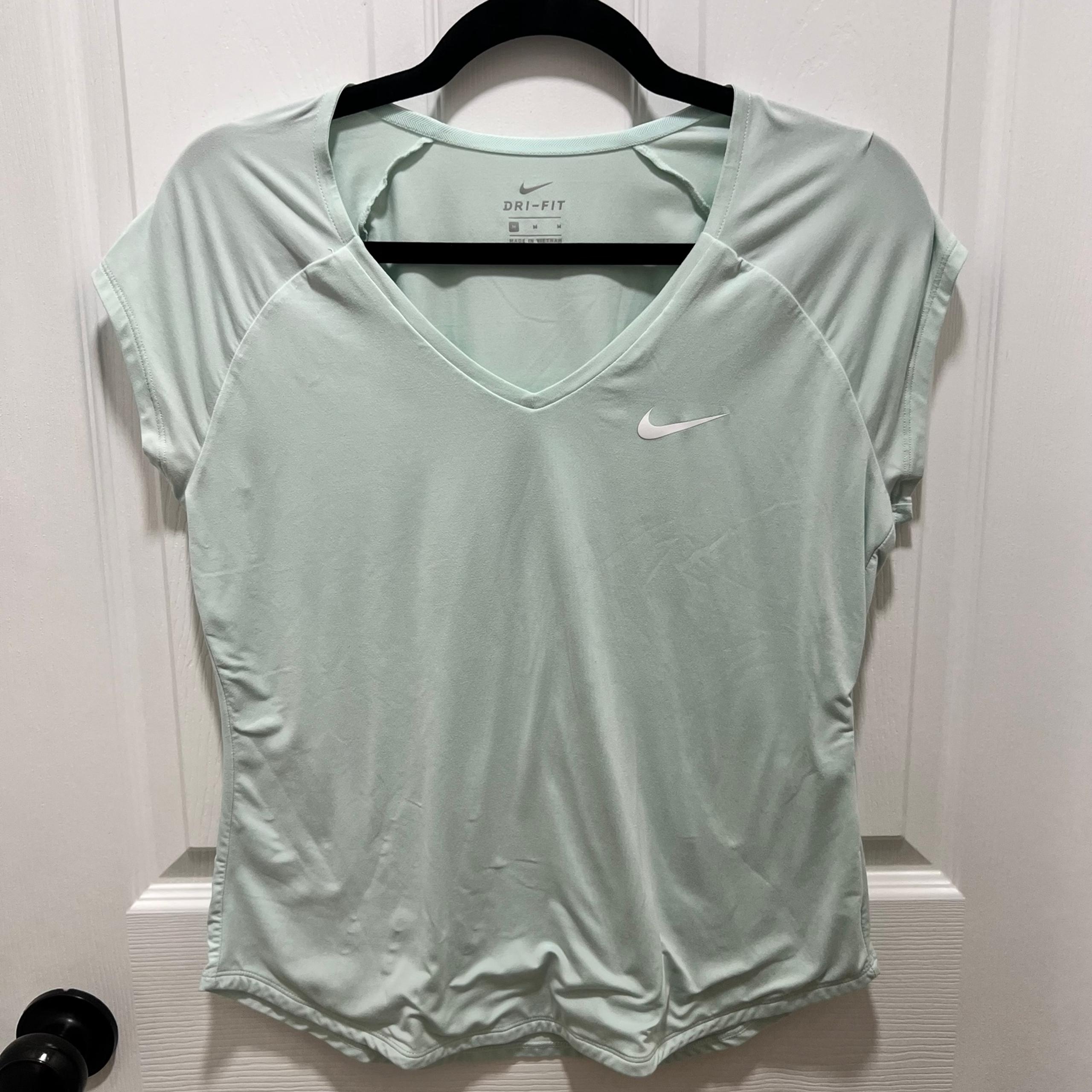 Nike Dri Fit Women’s Athletic Short Sleeve T Shirt size M
