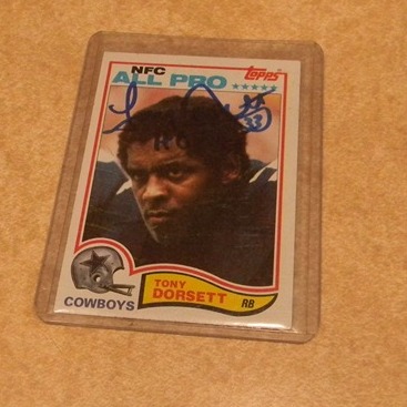 Tony Dorsett Auto Signed 1982 Topps card