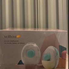 WILLOW Go breast pump
