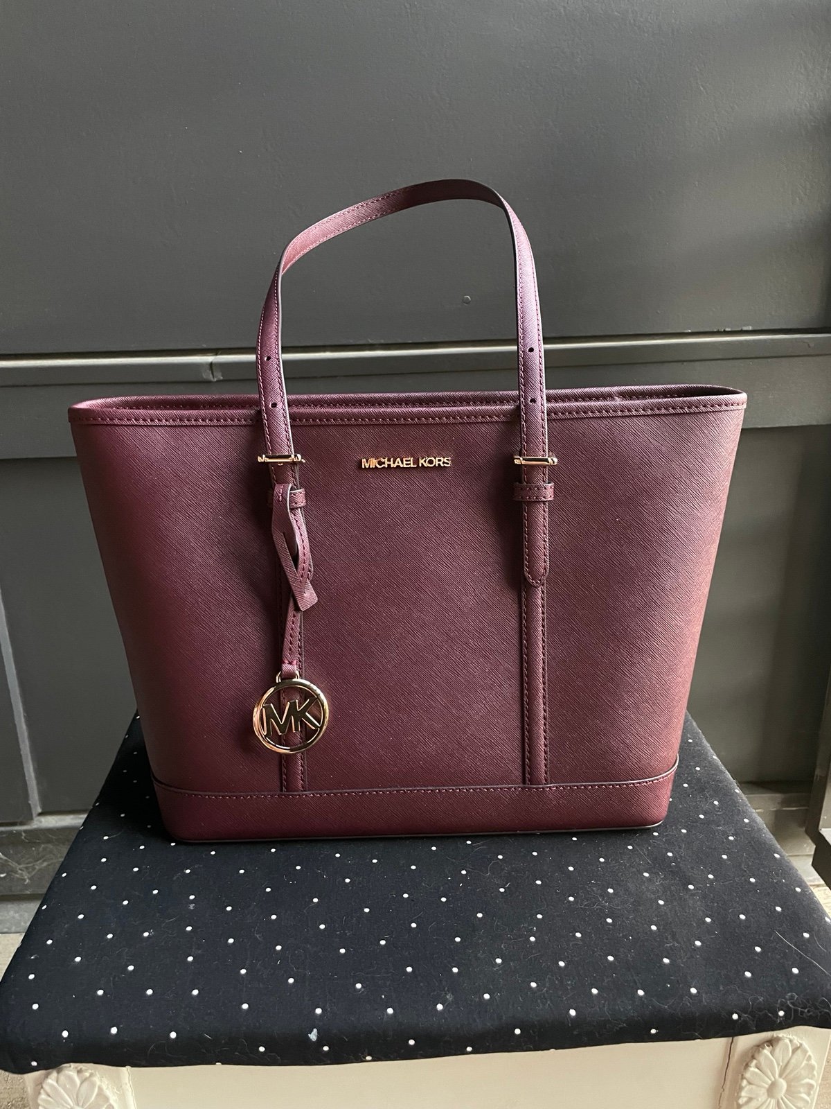 Michael Kors Jet Set Travel Small Saffiano Leather Top-Zip Tote Bag