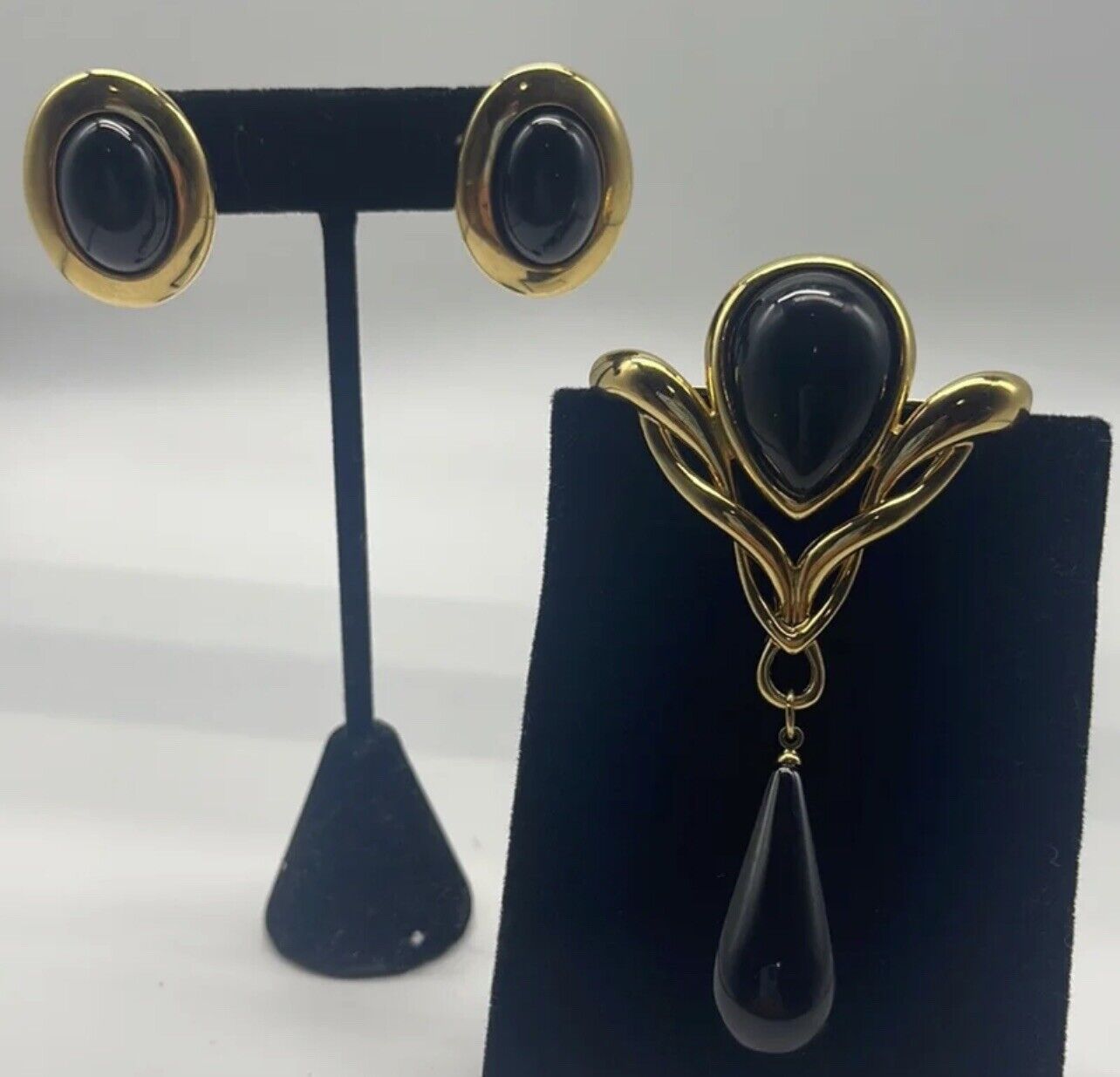 Vintage Napier Black & Gold Large Brooch & Matching Earring Set