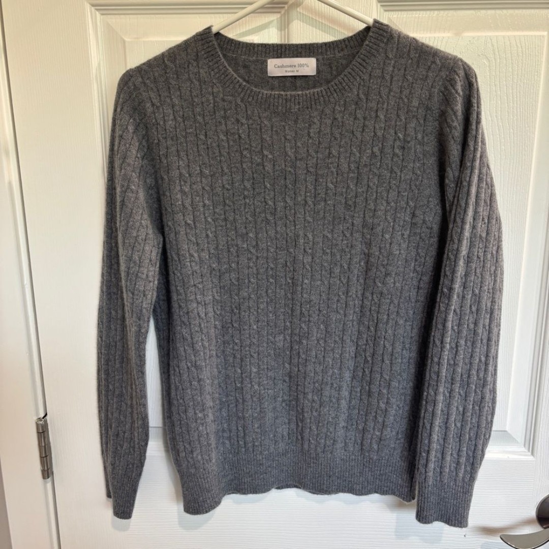 100% Cashmere Gray Sweater