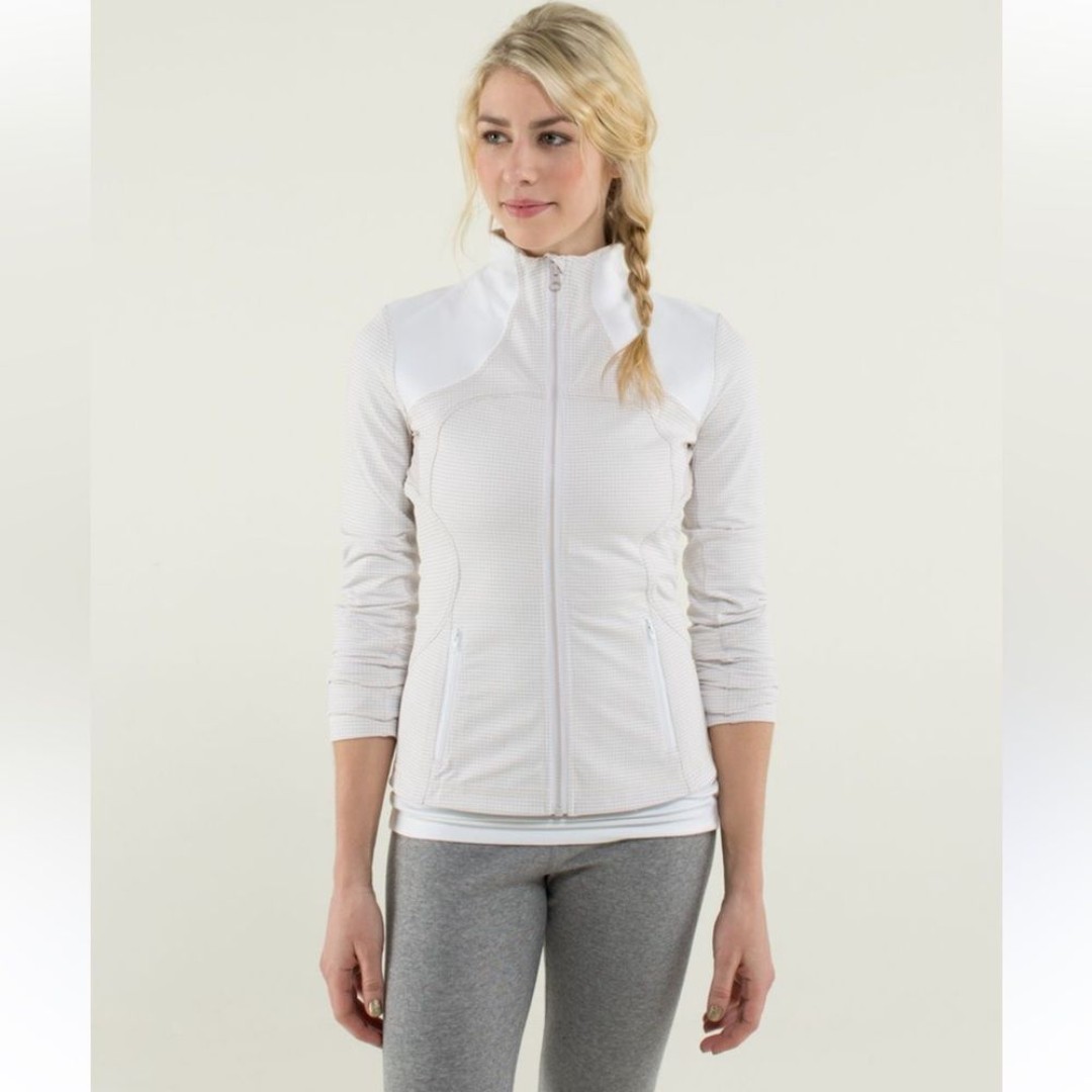 Lululemon Forme Full Zip Jacket Dune White. Size M/L