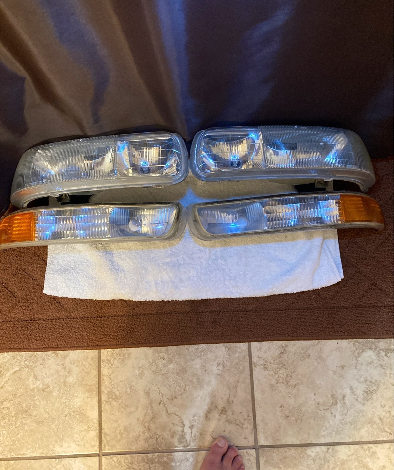 OEM CHEVY HEADLIGHT ASSEMBLY