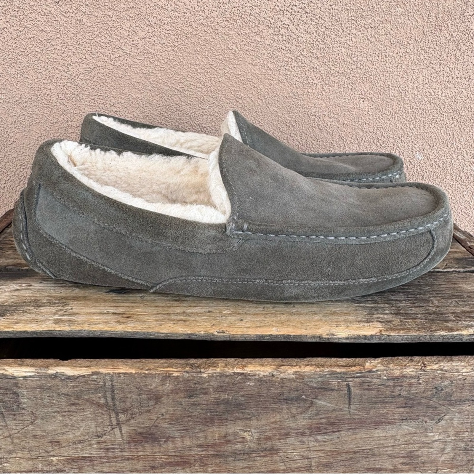 UGG Ascot Men’s Grey Suede Leather Slipper