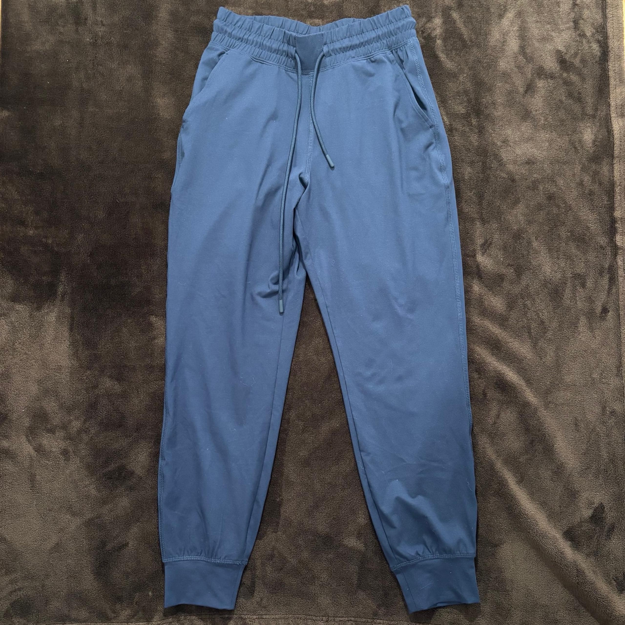 Fabletics Deep Navy High Waisted Performance Women’s XXS Joggers Short Inseam