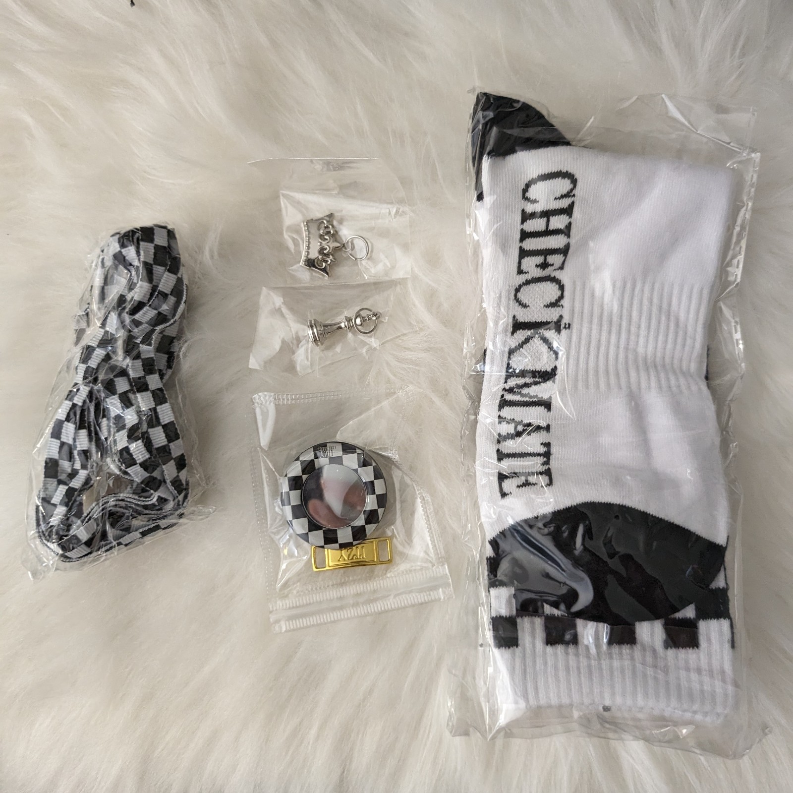Kpop - Itzy Checkmate World Tour VIP Exclusive Gifts