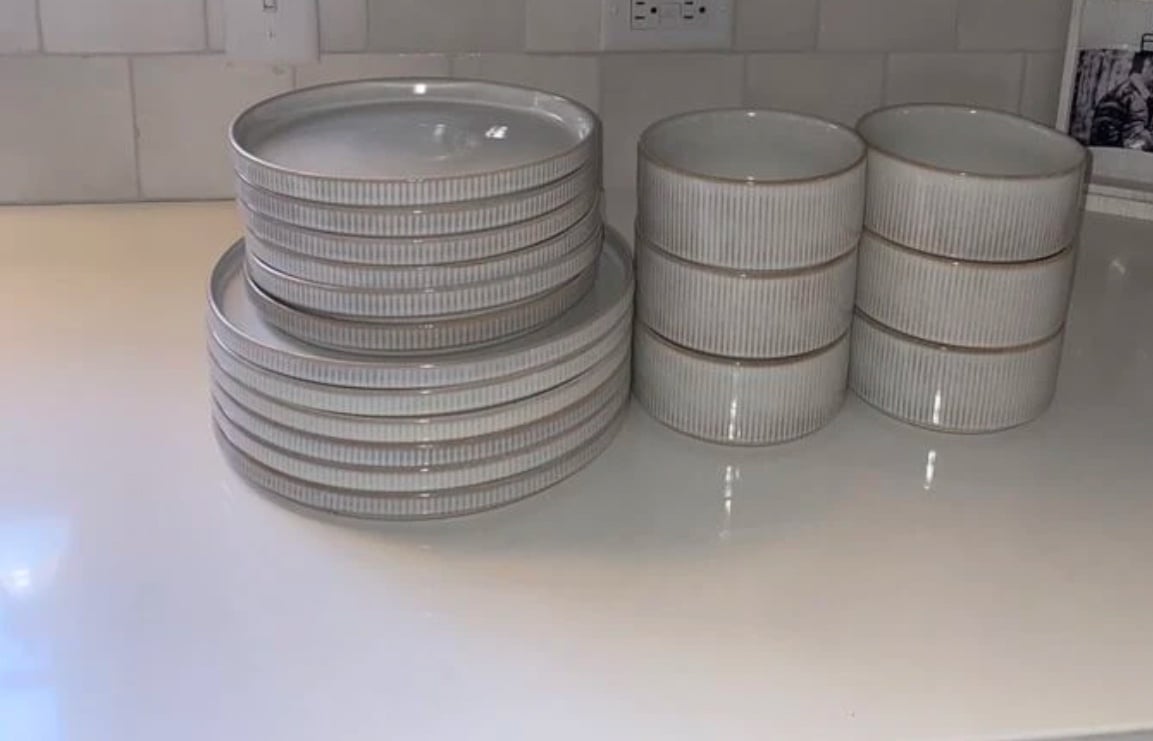 Dinnerware set