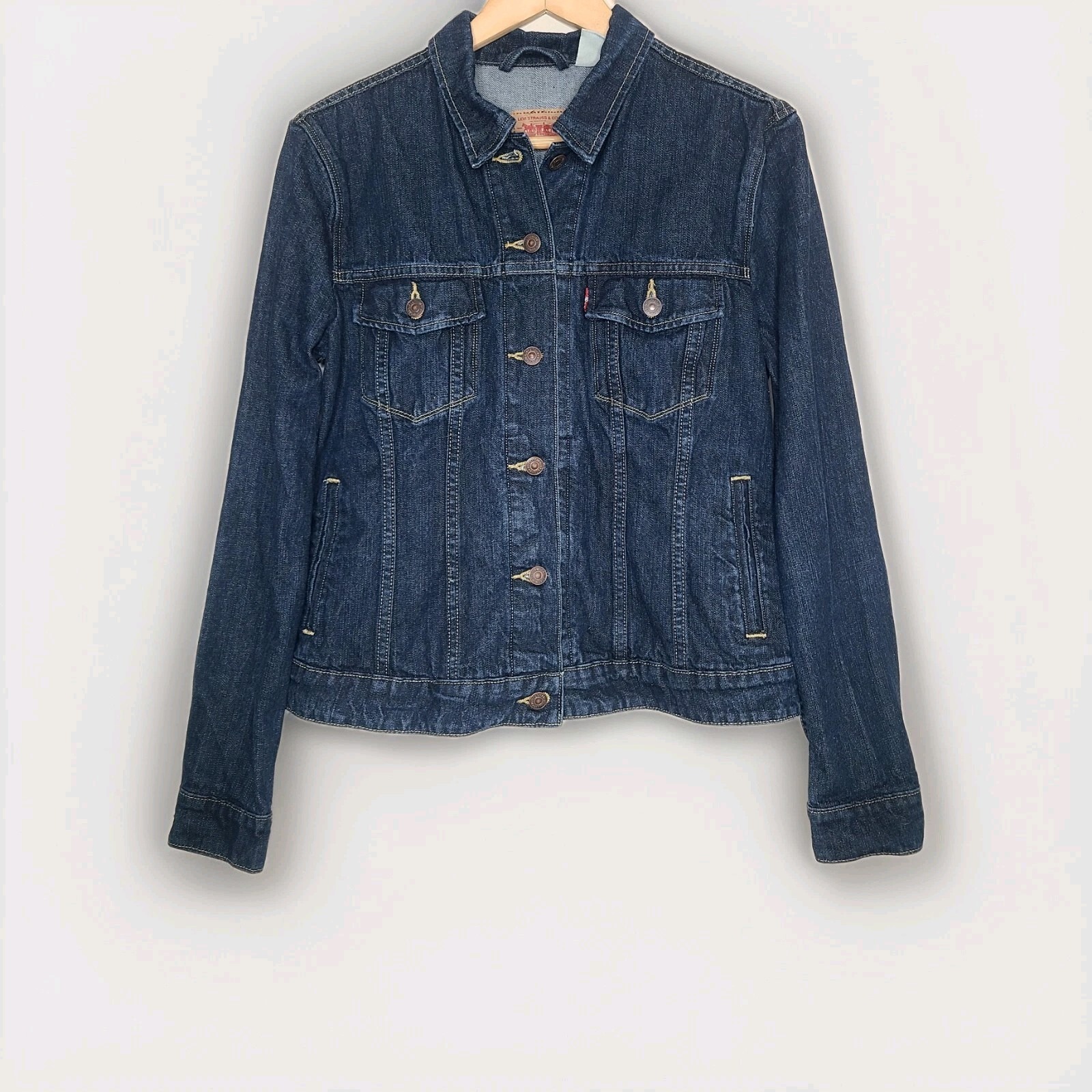 Levi's Jean Jacket Women's Large Dark Blue Denim Button Front Trucker