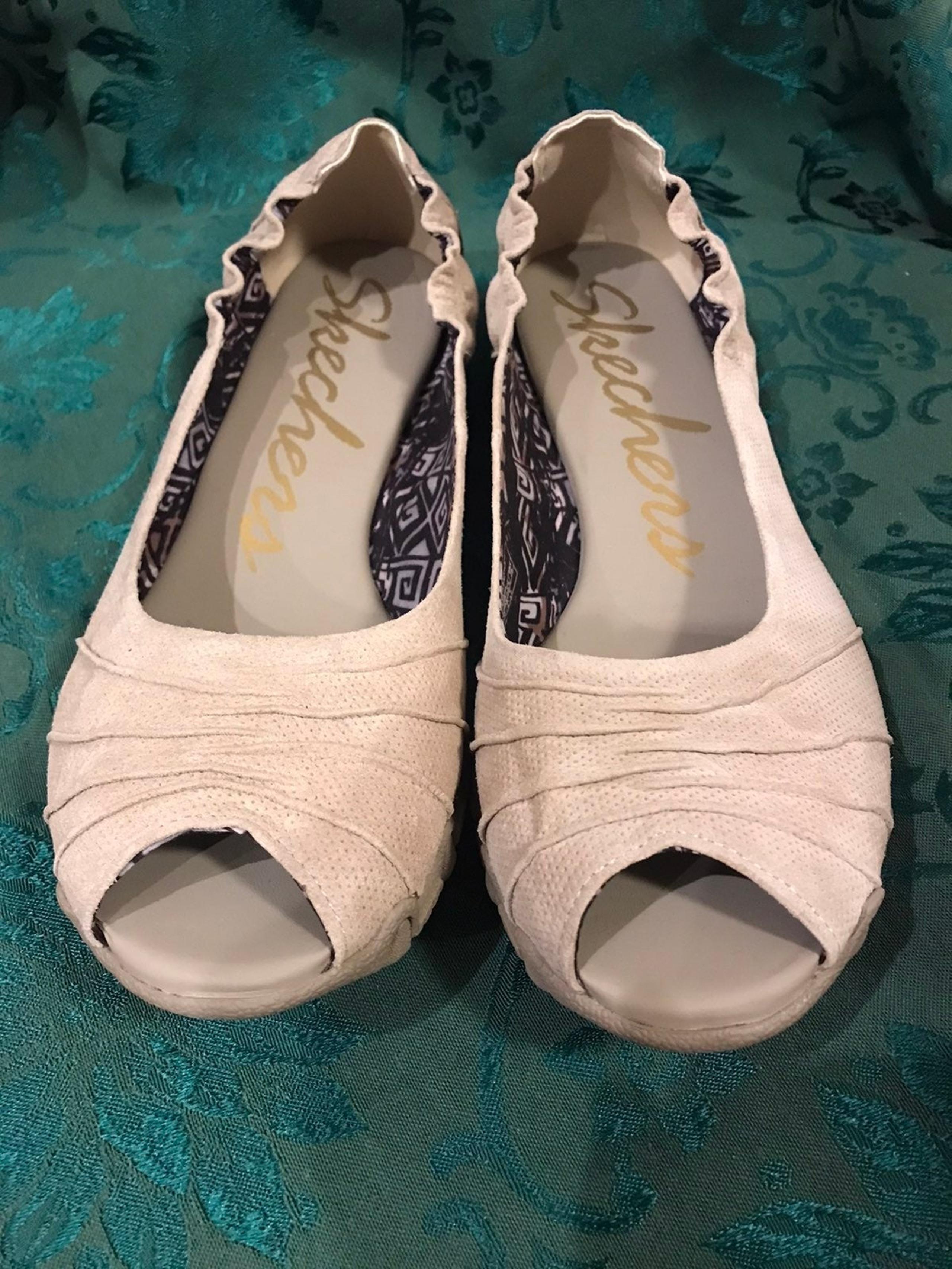 Skechers Scrunchy Peep Toe Flats