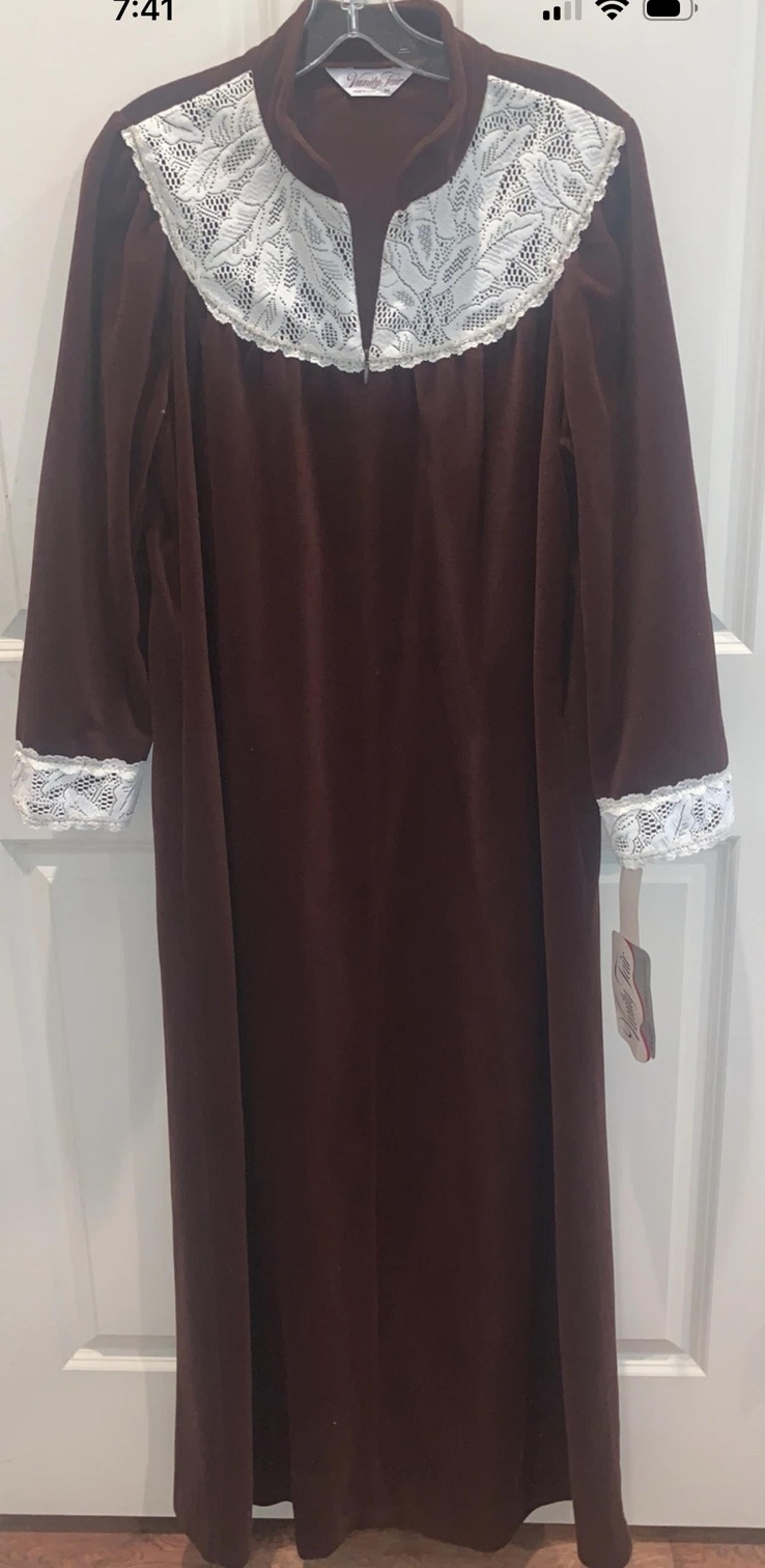 NWT Vintage Vanity Fair Long Nightgown Size M Mocha Shevelva Plush Lace