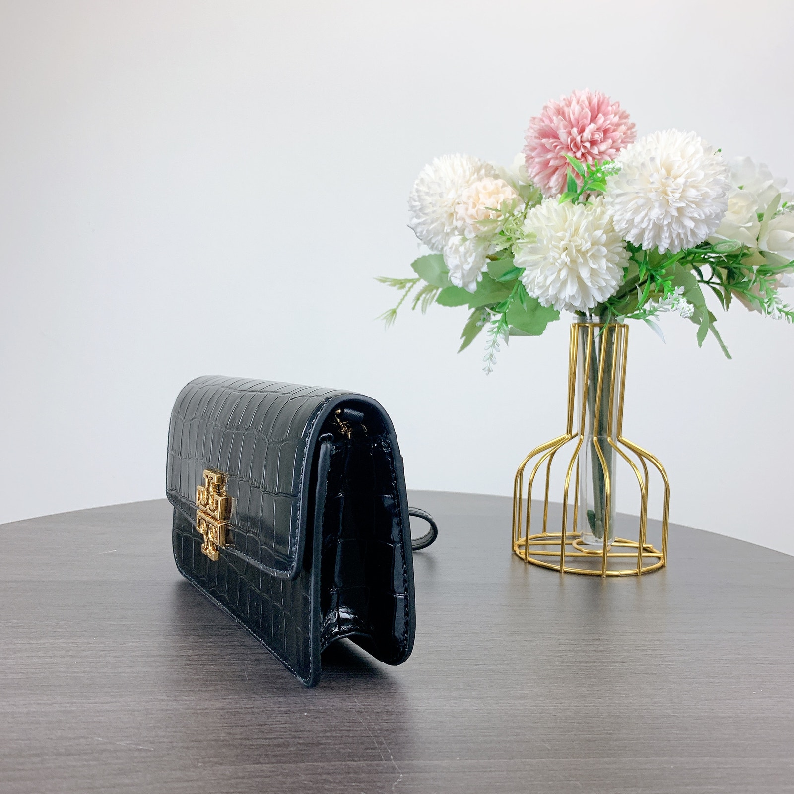 Tory Burch 141073 Britten chain wallet wristlet IN BLACK