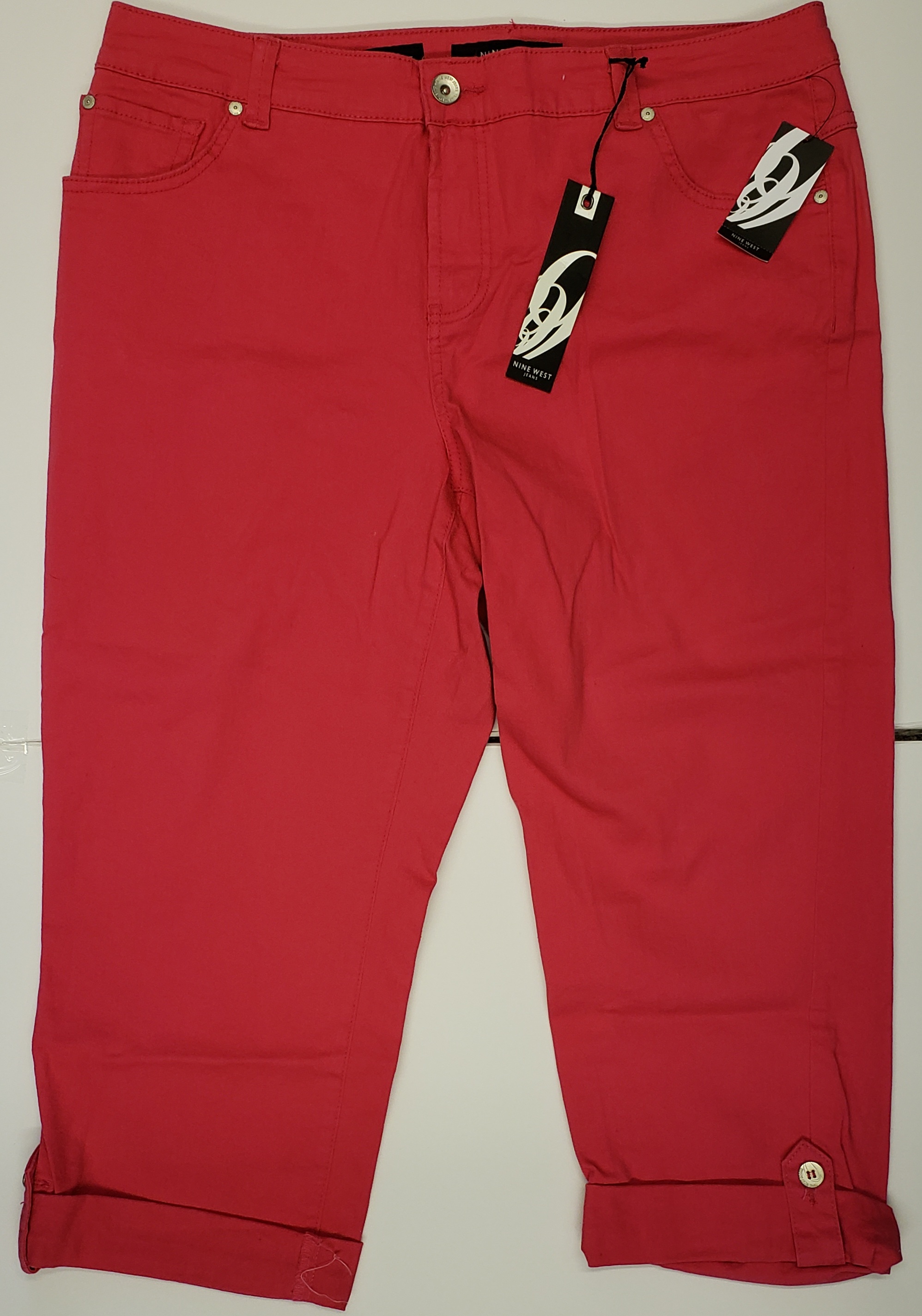 NWT NINE WEST, WEST END FIT, SIZE 32/14W AVERAGE, HOT PINK CAPRI PANTS, MSRP 69
