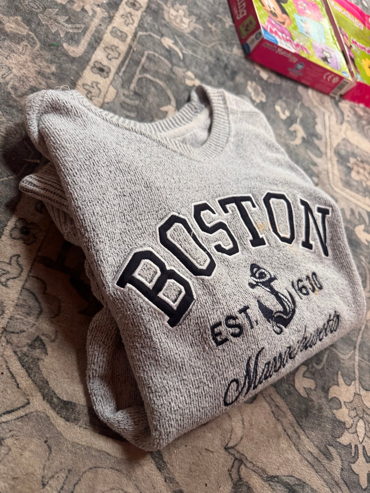 Cozy pullover sweatshirt Boston logo Bay state apparel size small