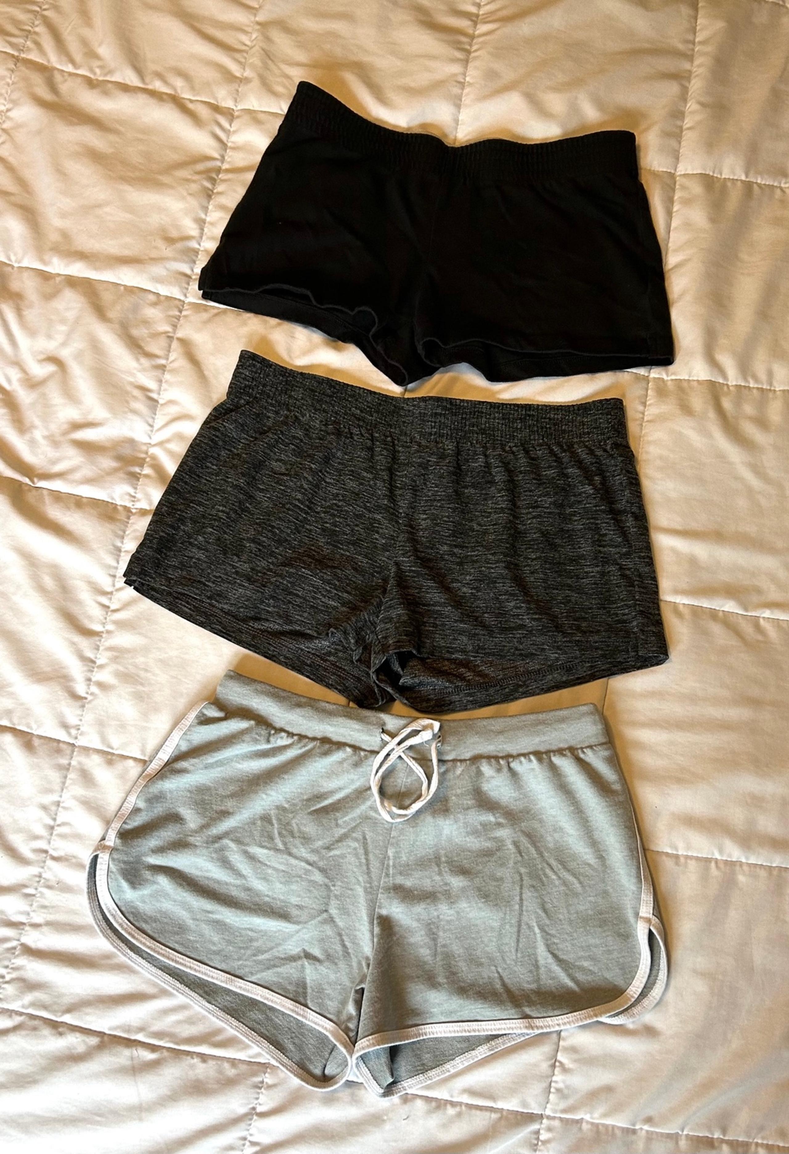 Women’s shorts set of 3 small/xs