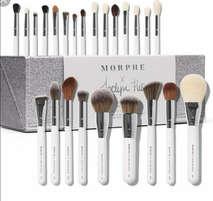 Jaclyn hill master brush set